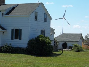 Not the photo the Standard-Freeholder used, of a turbine alone in a field. THIS is reality: a house and turbine near KIncardine, Ont.